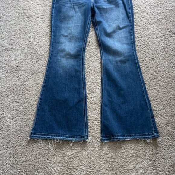 KanCan Johns Creek High Rise CrossOver Waist Flare Blue Jeans size 13/30 - Picture 7 of 9